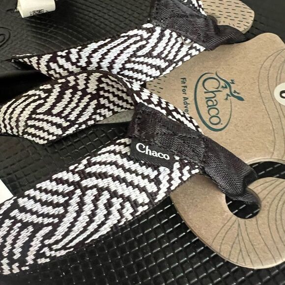 NWT Chaco Classic Flip Flop Everley Black/White Womens Sz 6 - Picture 4 of 5
